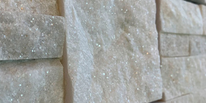 Фасад дома из натурального белого камня заказать 3D панели RKS SLATE Кварцит White Quartz Modern с доставкой (11)