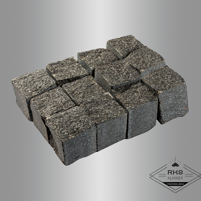 Гранитная брусчатка Габбро, Пилено-колотая, 50x50x50 мм в Орле