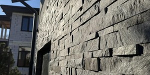 3D панели Кварцит RKS Slate Monsoon Black Rockface (фотоотзыв, фасад бани) (5)