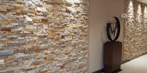 Акцентная стена в гостиной из камня 3D панели RKS SLATE Сланец Beige Slate Classic купить натуральный камень в РКС Клинкер (4)