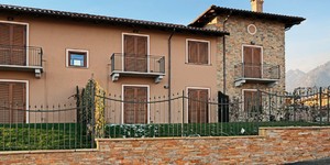 Каменный цоколь и подпорные стены фото проекта 3D панели RKS SLATE  Кварцит Biege Quartz Country заказать облицовочный камень онлайн (10)