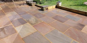 Устройство настила из каменных плит из натурального песчаника RKS SLATE Belgian Multi заказать с доставкой (3)